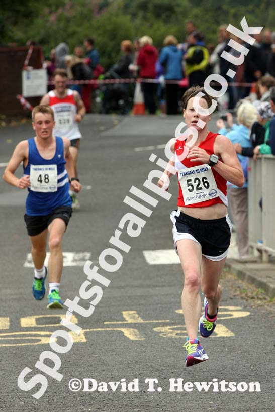 Shona Fletcher (Richmond and Zetland) womens winner of the Tynedale Jelly 10 mile Road Race. Photo: David T. Hewitson/Sports for All Pics
